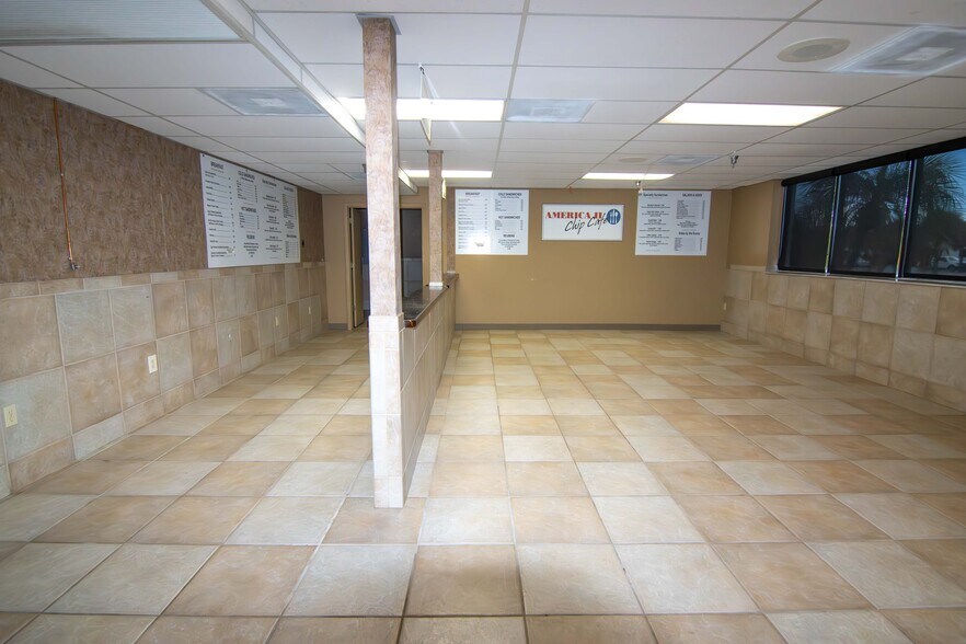 More Photos Of 2600 118th Ave N, Saint Petersburg Light Distribution For Lease