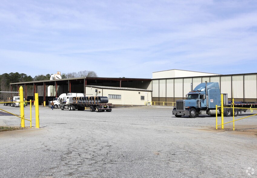 More Photos Of 24 Herring Rd, Newnan Warehouse For Sale