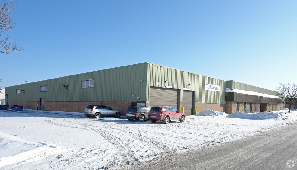 More Photos Of 11058 Addison St, Franklin Park Warehouse For Lease