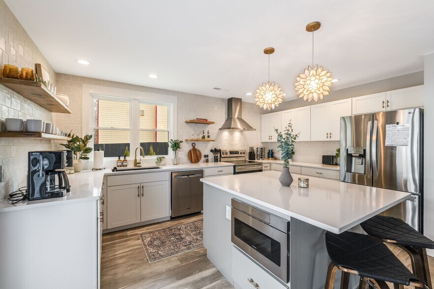 More Photos Of 4102 Soco Rd, Maggie Valley Hotel For Sale