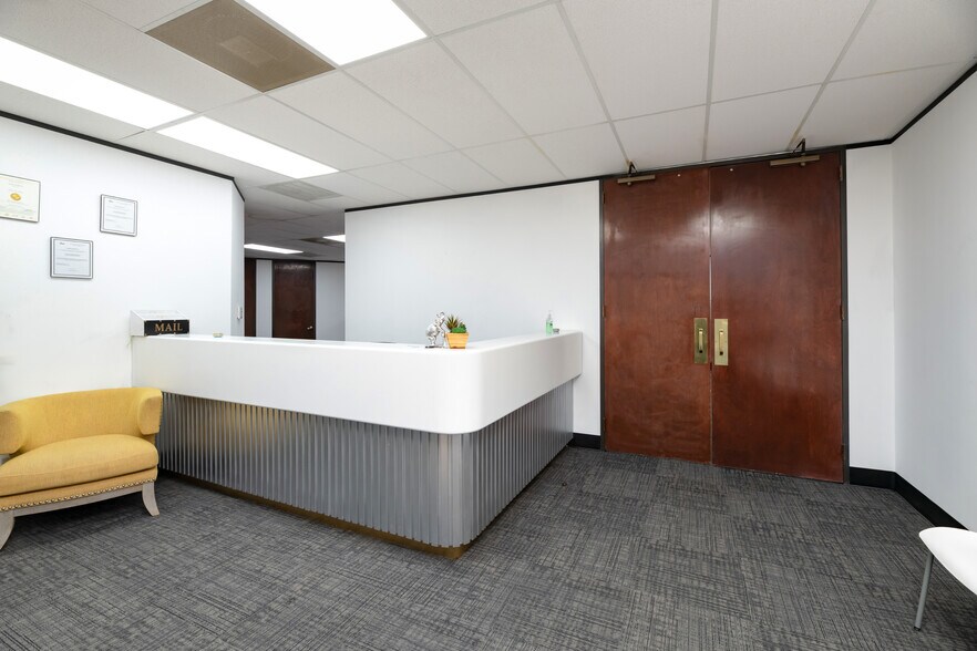 More Photos Of 1610 Corporate Ct, Irving Office For Lease