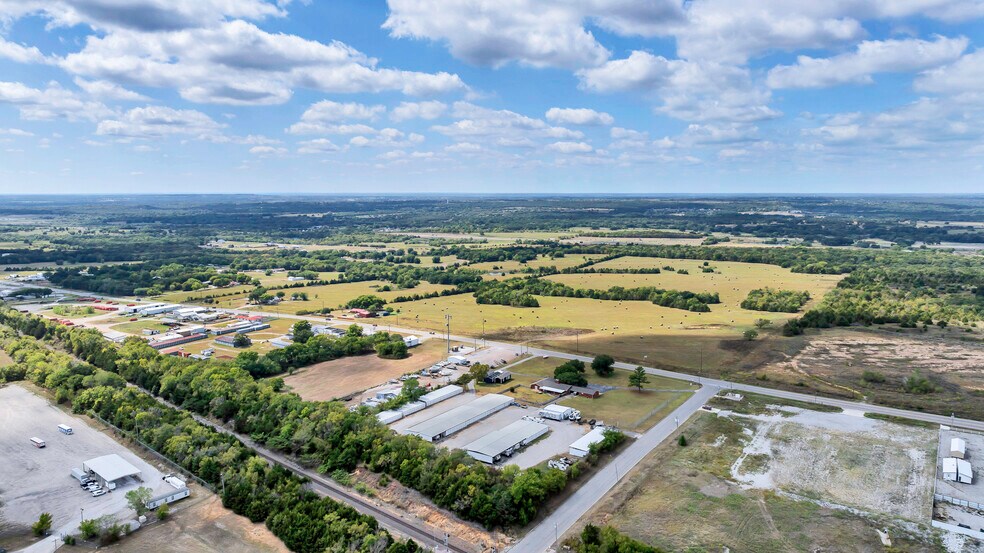 More Photos Of 3100 S Commerce St, Ardmore Warehouse For Sale