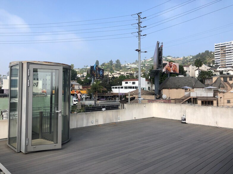 More Photos Of 8756 Holloway Dr, West Hollywood Loft Creative Space For Lease