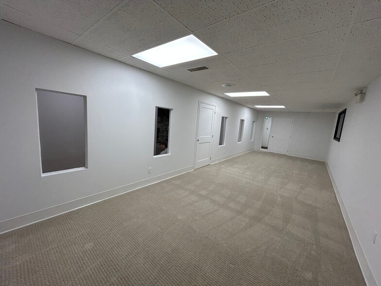 More Photos Of 743 Wellington Rd, London Office For Lease