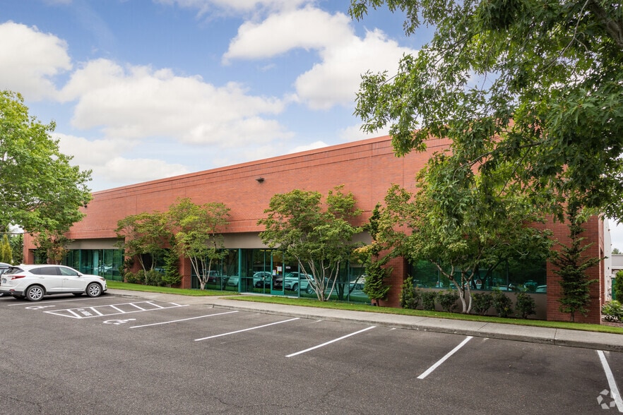 More Photos Of 11719-11731 NE Glenn Widing Dr, Portland Unknown For Lease