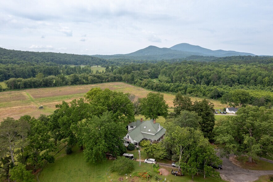 More Photos Of 1526 Highway 255 N, Sautee Nacoochee Hotel For Sale