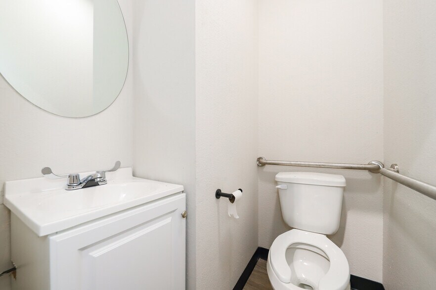 More Photos Of 14415 Import Rd, Laredo Warehouse For Lease