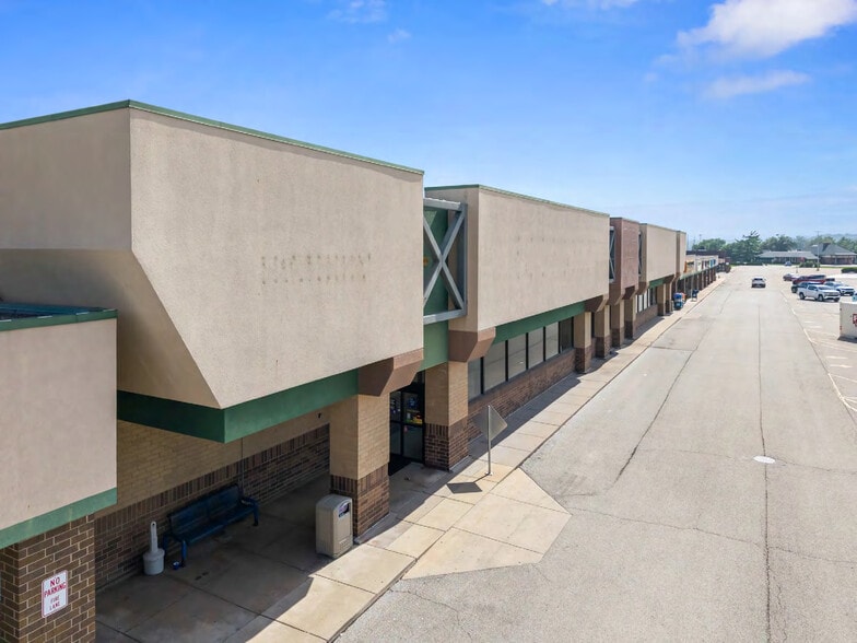 More Photos Of 2410-2500 E Washington St, East Peoria Unknown For Lease