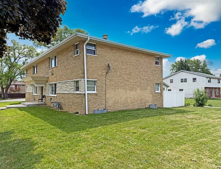 More Photos Of 6333 W Florist Ave, Milwaukee Apartments For Sale
