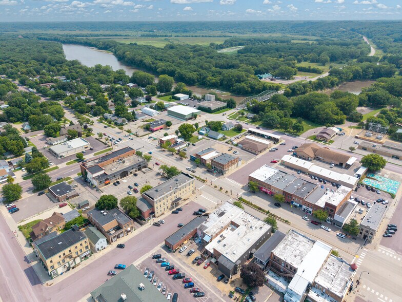 More Photos Of 200 S Minnesota Ave, Saint Peter Office For Sale
