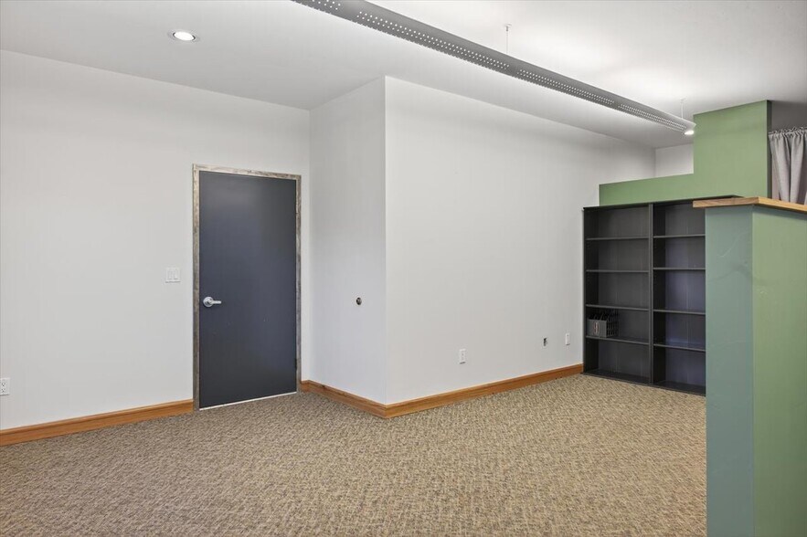 More Photos Of 653 N Cora St, Ridgway Office For Sale