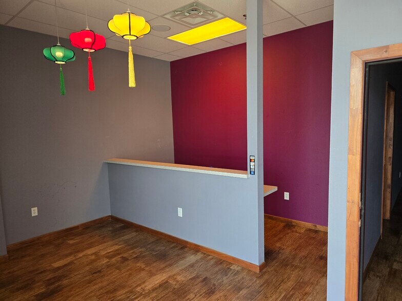 More Photos Of 1220-1222 W Hurst Blvd, Hurst Unknown For Lease