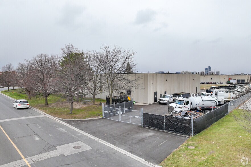 More Photos Of 25 Bodrington Ct, Markham Warehouse For Lease