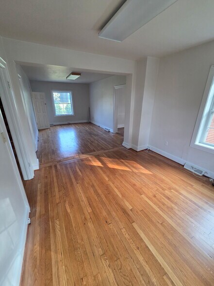 More Photos Of 5335 Airport Rd NW, Roanoke Storefront Retail Office For Lease