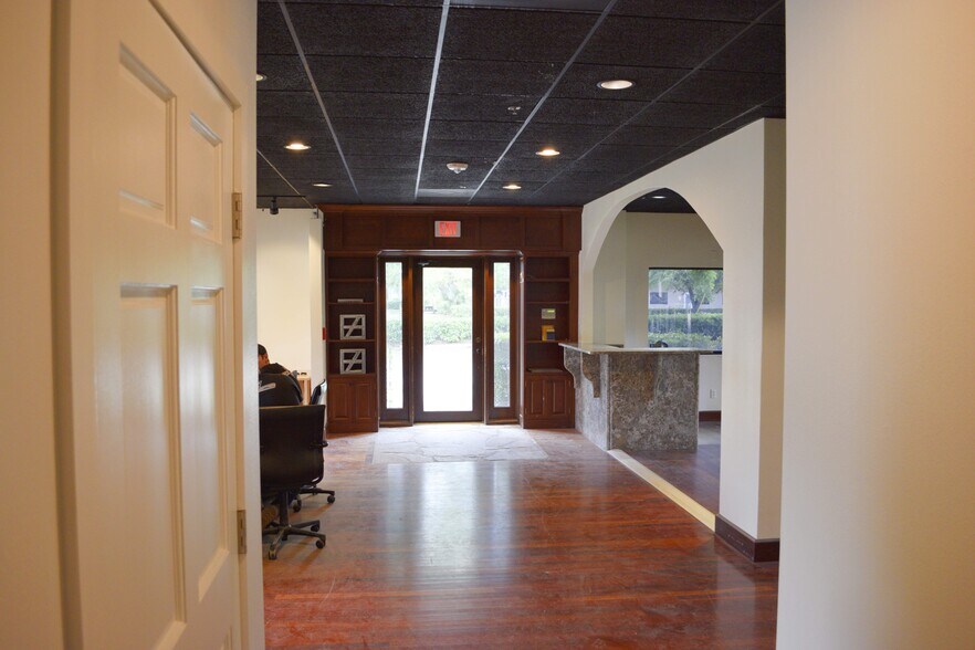 More Photos Of 1050 Central Park Dr, Sanford Warehouse For Lease