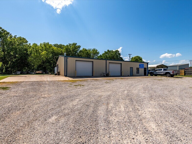 More Photos Of 1601 E Main St, Pawhuska Industrial For Sale
