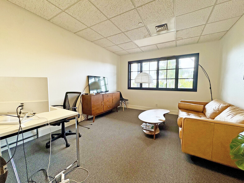 More Photos Of 1525 State St, Santa Barbara Office For Sale