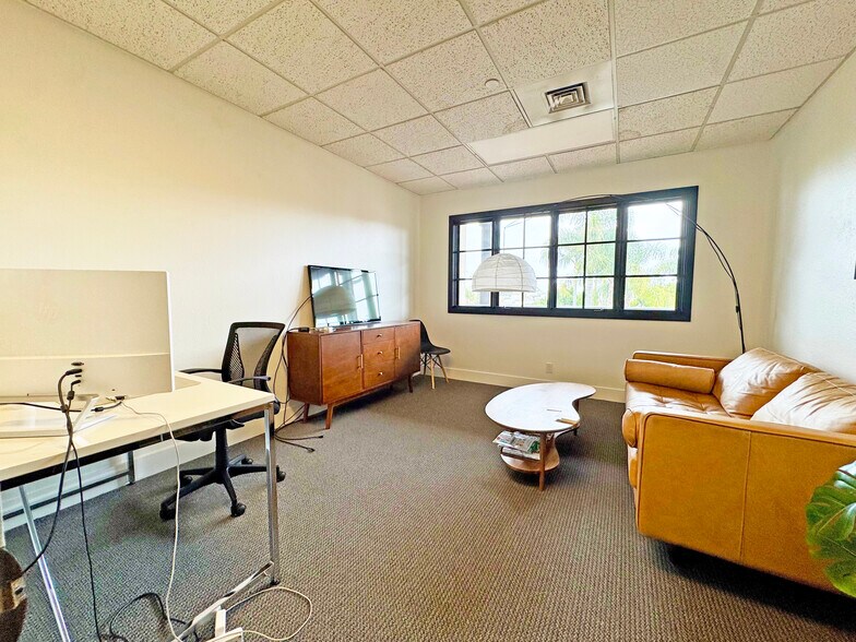 More Photos Of 1525 State St, Santa Barbara Serviced Offices For Sale