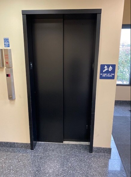 More Photos Of 670 Bergen Blvd, Ridgefield Medical For Sale