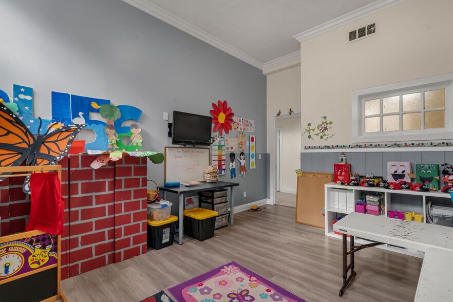 More Photos Of 1100 Lorena St, Los Angeles Religious Facility For Sale