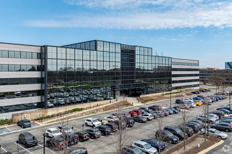 More Photos Of 263 Shuman Blvd, Naperville Office For Lease