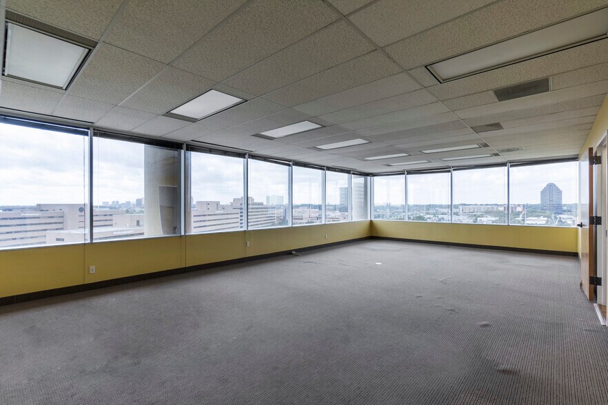 More Photos Of 7515 Greenville Ave, Dallas Medical For Lease