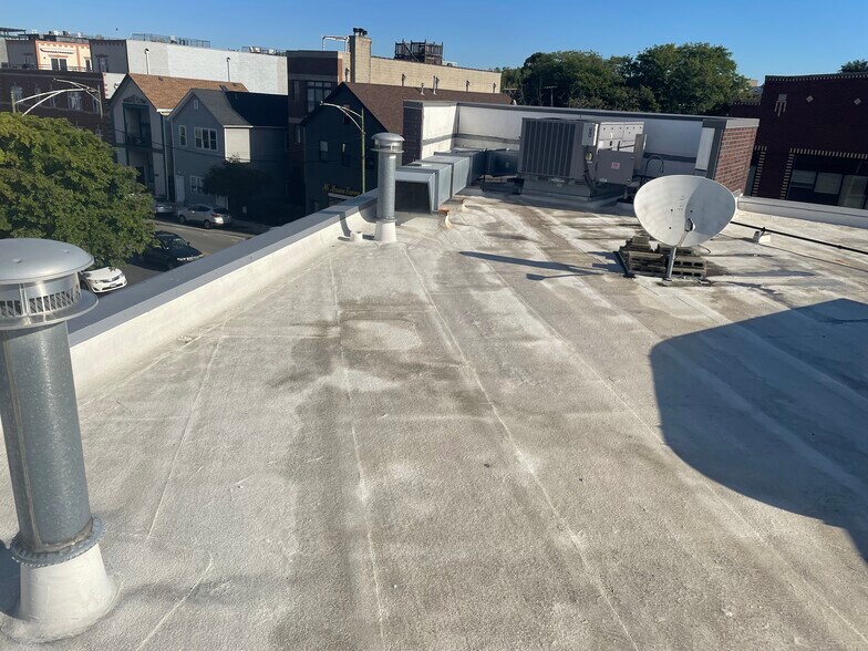 More Photos Of 1640 W Fullerton Ave, Chicago Bank For Lease