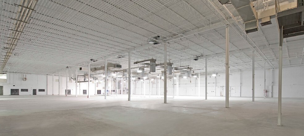 More Photos Of 40 Fordham Rd, Wilmington Warehouse For Lease