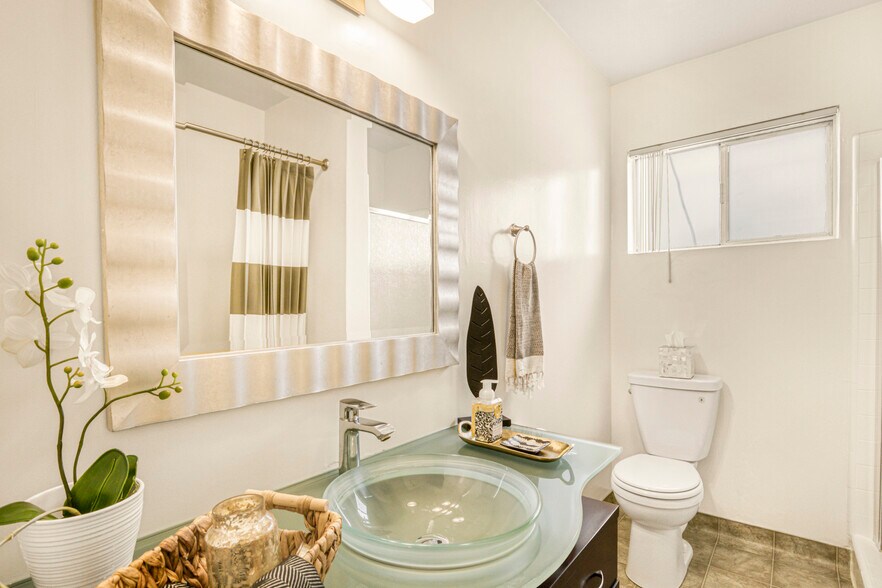 More Photos Of 1027 N Ogden Dr, Los Angeles Apartments For Sale