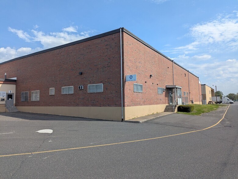 Primary Photo Of 284 Bliss St, West Springfield Warehouse For Lease