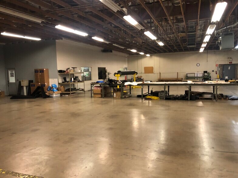 More Photos Of 439 S 3rd Ave, Avondale Manufacturing For Sale