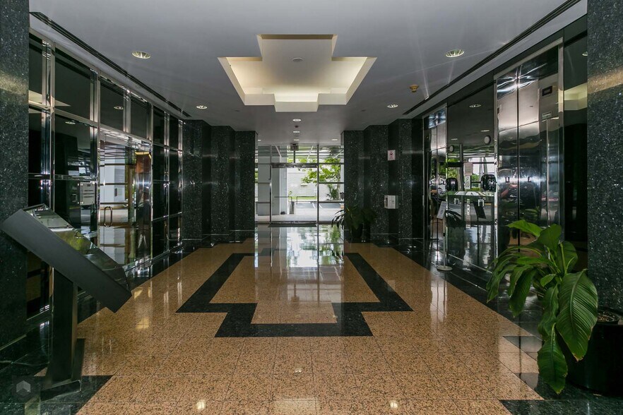 More Photos Of 210 N University Dr, Coral Springs Office For Lease