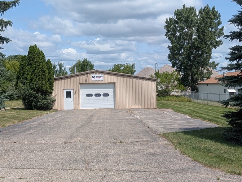 More Photos Of 2075 Glenn St, Lansing Warehouse For Sale