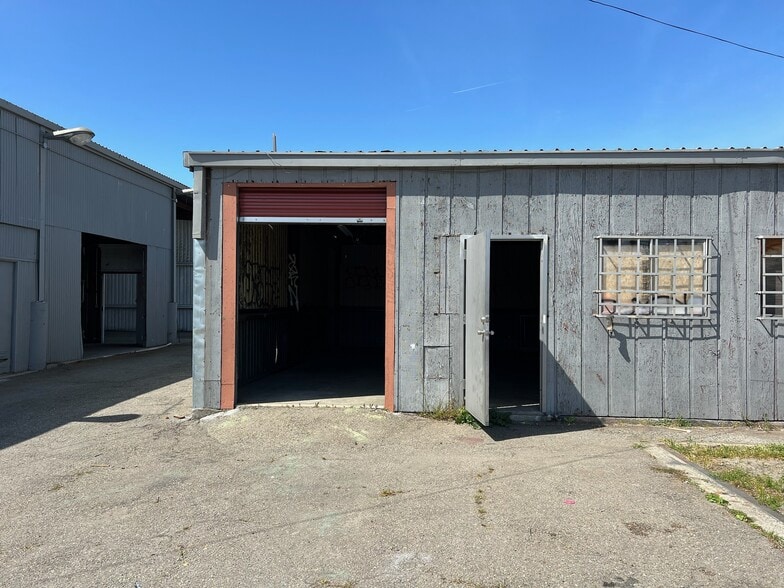 More Photos Of 1019 High St, Oakland Manufacturing For Lease