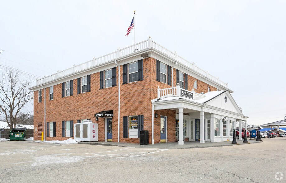More Photos Of 8820-8850 N Port Washington Rd, Bayside Freestanding For Lease