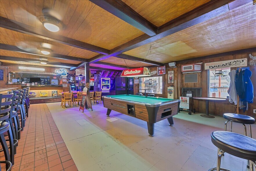 More Photos Of 337 S US Highway 17, East Palatka General Retail For Sale