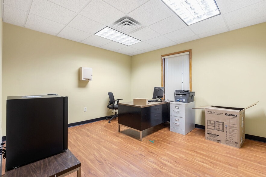 More Photos Of 2622 South Ave, Wappingers Falls Office For Sale