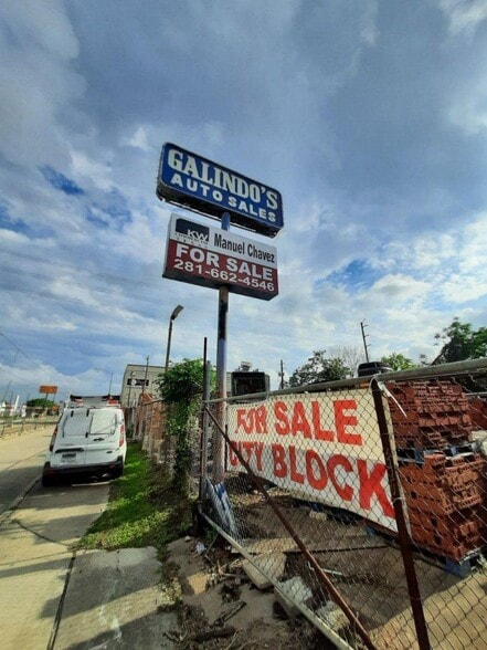 More Photos Of 2009 N Main St, Houston Land For Sale
