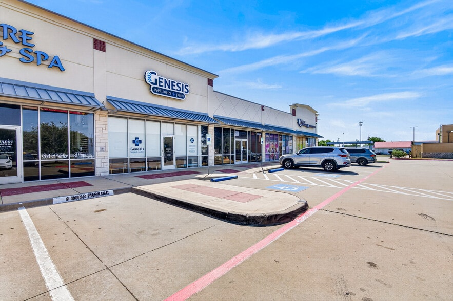 More Photos Of 108 E Us Highway 80, Forney Freestanding For Lease