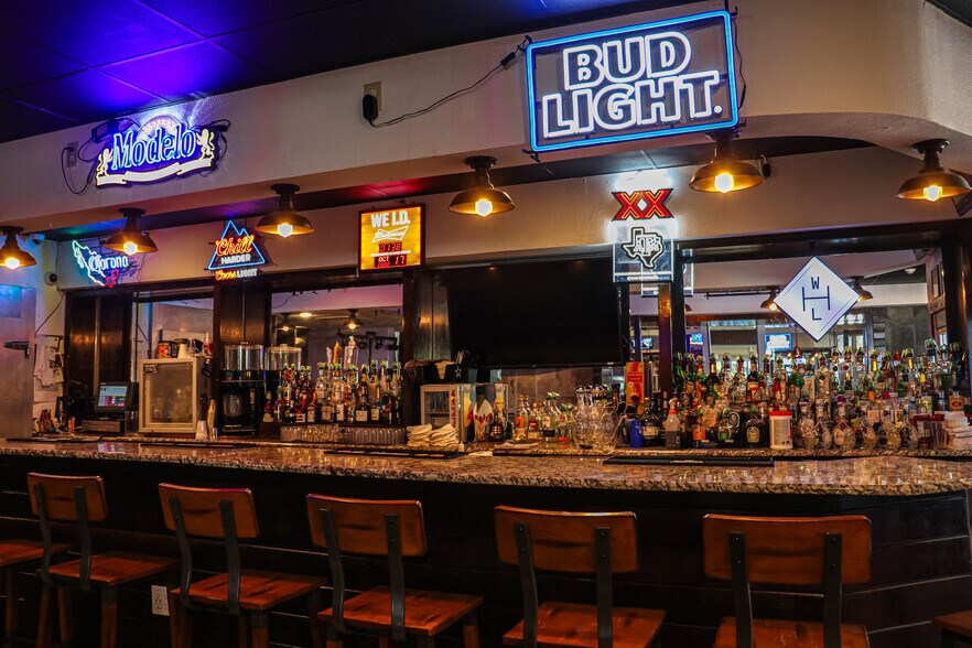 More Photos Of 2101 Veterans Blvd, Del Rio Hotel For Sale