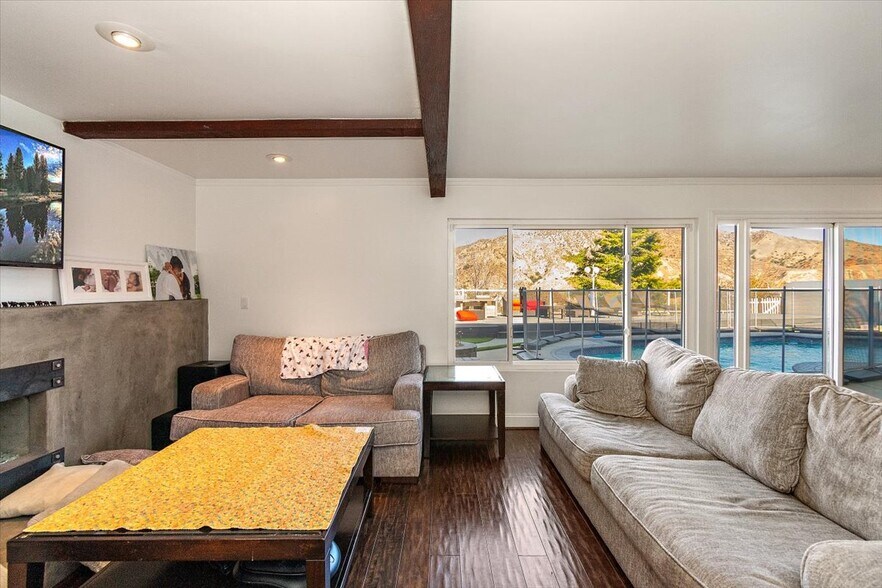 More Photos Of 12036 Darby Ave, Porter Ranch Specialty For Sale