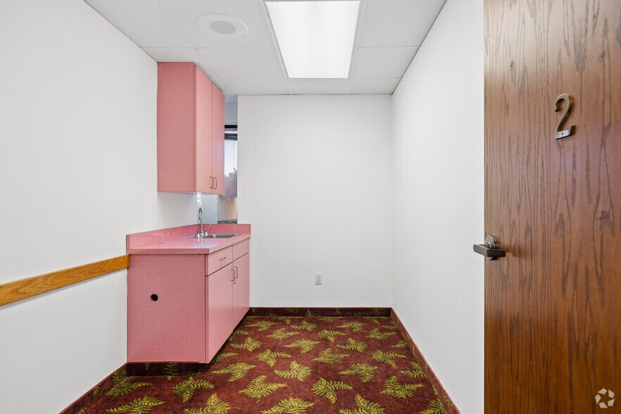 More Photos Of 1080 Caroline Dr, Washington Medical For Sale