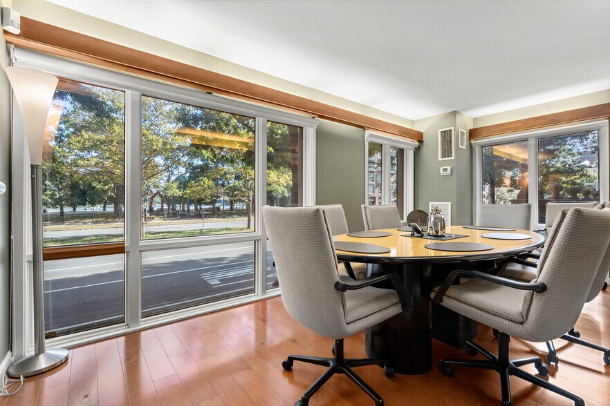 More Photos Of 10 Rogers St, Cambridge Apartments For Sale