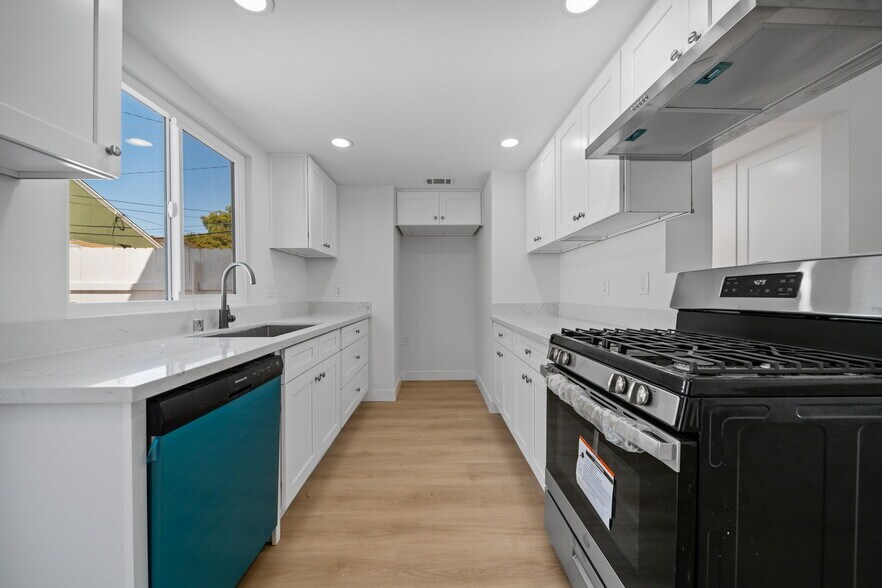 More Photos Of 215 W Carroll Ave, Glendora Apartments For Sale