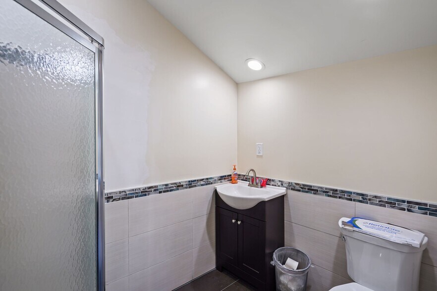 More Photos Of 1221 Oakdale Ave, San Francisco Religious Facility For Sale