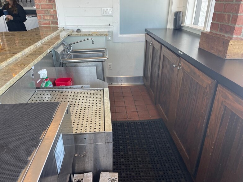 More Photos Of 905 E Gregory St, Pensacola Restaurant For Sale