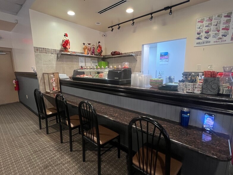 More Photos Of 6816 River Center Dr, Clemmons Office For Lease