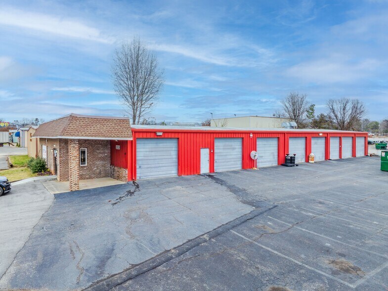 More Photos Of 2828 Jordan Ln NW, Huntsville Auto Repair For Sale