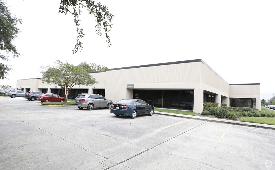 More Photos Of 1000 Riverbend Blvd, Saint Rose Industrial For Sale