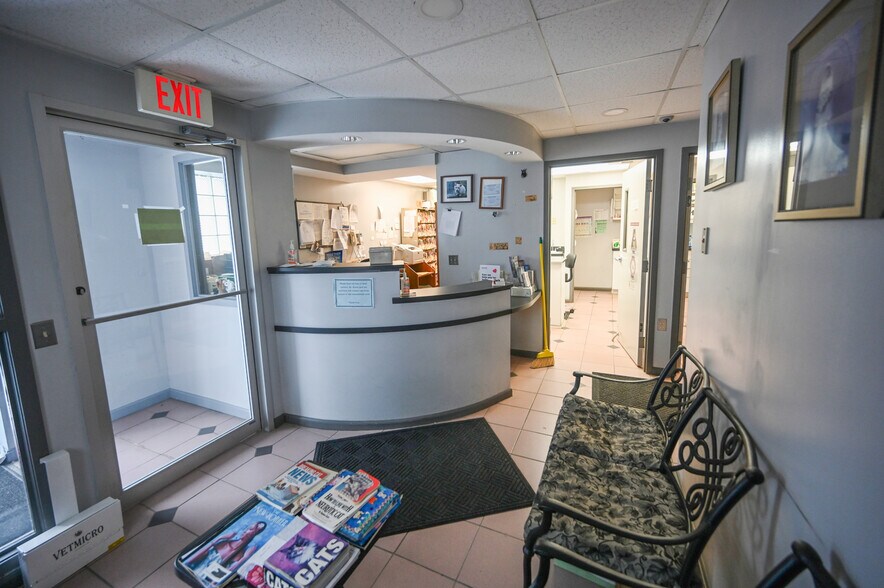 More Photos Of 7189 Lee Hwy, Falls Church General Retail For Sale